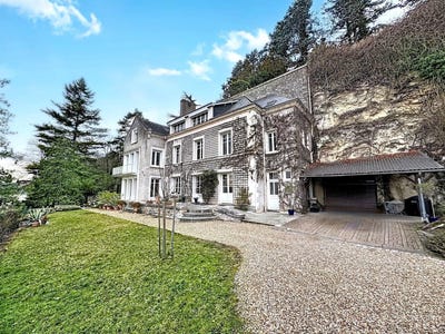 /international/fr/chinon-centre-val-de-loire-310105433286/