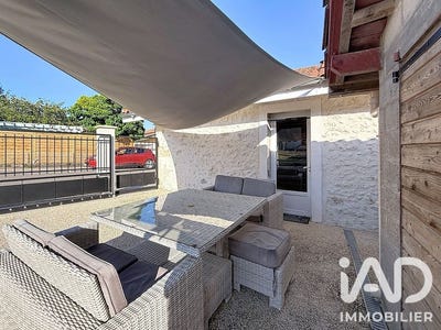 /international/fr/hautefage-la-tour-aquitaine-310109019335/