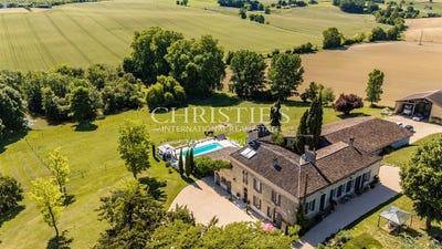/international/fr/lauzun-aquitaine-310108525980/