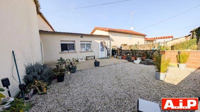 /international/fr/bressuire-charente-310109286992/