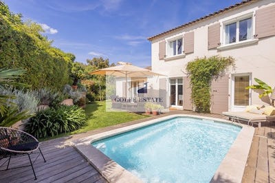 /international/fr/la-croix-valmer-provence-alpes-cote-d-azur-310108455724/