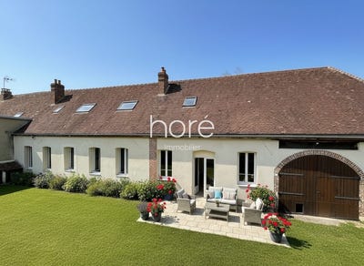 /international/fr/la-celle-saint-cyr-burgundy-310106944653/