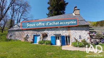 /international/fr/egliseneuve-d-entraigues-auvergne-310108157516/