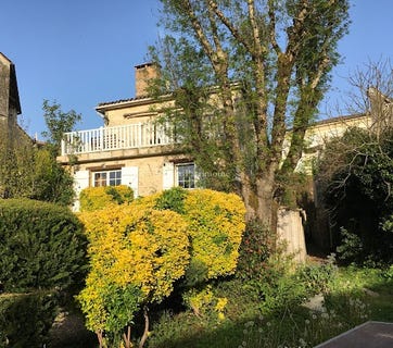 /international/fr/castillon-la-bataille-aquitaine-310094960595/
