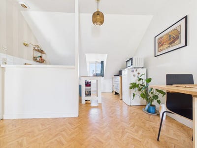/international/fr/reze-pays-de-la-loire-310119719146/