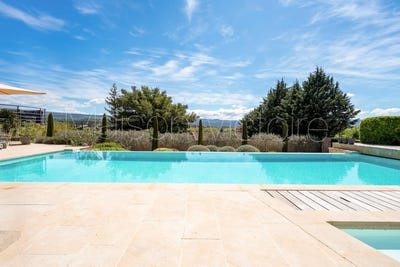 /international/fr/mormoiron-provence-alpes-cote-d-azur-310099564636/