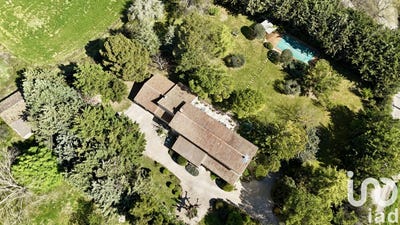 /international/fr/lussan-languedoc-roussillon-310103094135/
