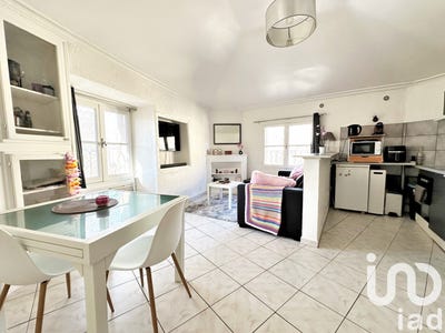 /international/fr/uzes-languedoc-roussillon-310099050421/