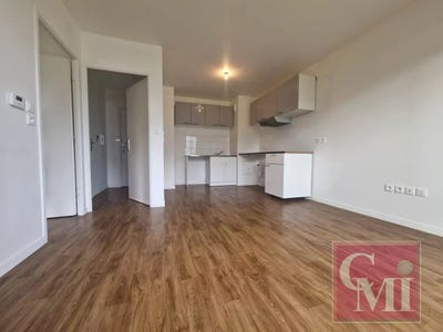 /international/fr/bruyeres-le-chatel-ile-de-france-310099970653/