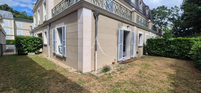 /international/fr/blois-centre-val-de-loire-310108776982/