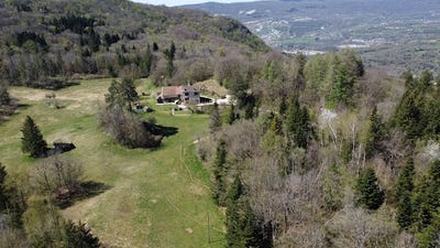 /international/fr/lons-le-saunier-franche-comte-310099947281/