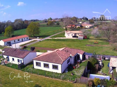 /international/fr/jussas-charente-310104922061/