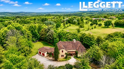/international/fr/saint-crepin-et-carlucet-aquitaine-310108482034/