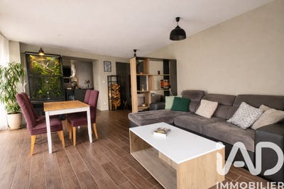 /international/fr/chanat-la-mouteyre-auvergne-310105432940/