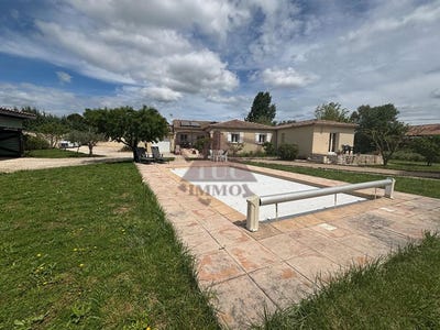 /international/fr/saint-jean-de-maruejols-et-avejan-languedoc-roussillon-310109099518/
