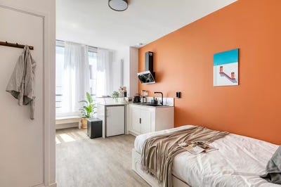 /international/fr/rue-tisserand-paris-ile-de-france-310108669223/