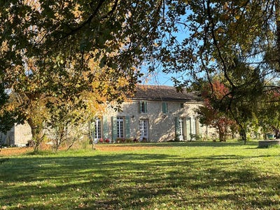 /international/fr/montpeyroux-aquitaine-310108603008/?lang=th