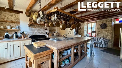 /international/fr/rochechouart-limousin-310110134129/