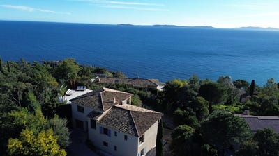/international/fr/rayol-canadel-sur-mer-provence-alpes-cote-d-azur-310101376228/?lang=en