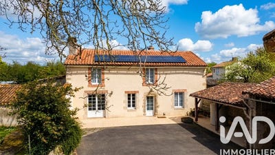 /international/fr/lhoumois-charente-310107235498/