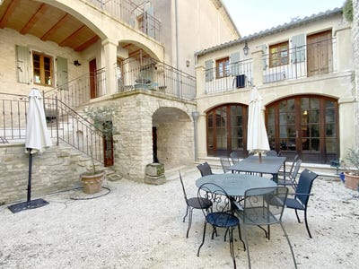 /international/fr/uzes-aquitaine-310109245694/?lang=th