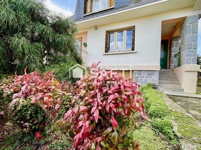 /international/fr/noyal-muzillac-brittany-310102784182/