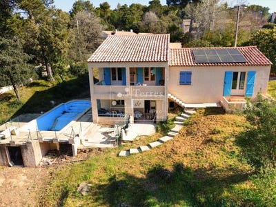 /international/fr/sillans-la-cascade-provence-alpes-cote-d-azur-310100494278/