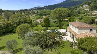 /international/fr/chateauneuf-grasse-hh-15801620-chateauneuf-grasse-provence-alpes-cote-d-azur-310100957800/