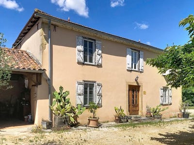 /international/fr/saint-arroman-midi-pyrenees-310110263129/