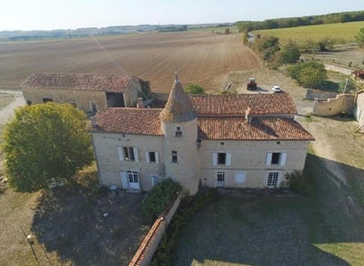 /international/fr/ruffec-charente-310110348552/