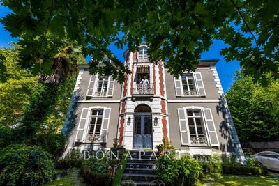 /international/fr/pau-aquitaine-310110122448/
