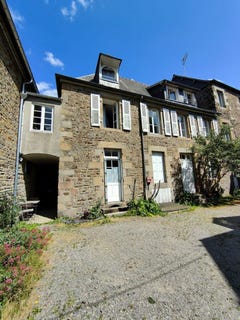 /international/fr/fougeres-brittany-310108264081/