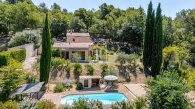 /international/fr/vaugines-provence-alpes-cote-d-azur-310100915196/?lang=zh-cn
