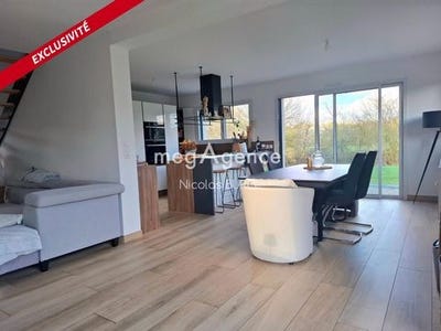 /international/fr/martigne-sur-mayenne-pays-de-la-loire-310108898018/