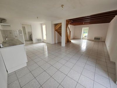 /international/fr/fougere-pays-de-la-loire-310101498545/