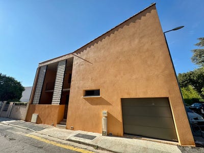 /international/fr/nimes-languedoc-roussillon-310120013658/