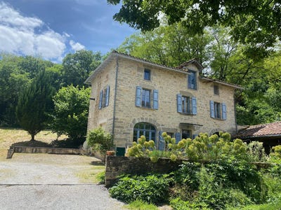 /international/fr/caylus-midi-pyrenees-310103195747/