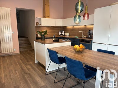 /international/fr/roujan-languedoc-roussillon-310108453110/