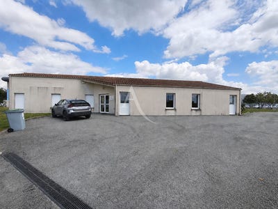 /international/fr/saintes-charente-310107943863/
