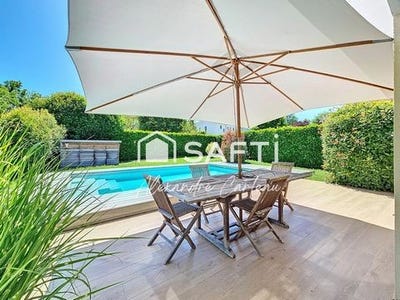 /international/fr/camblanes-et-meynac-aquitaine-310099917067/