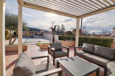 /international/fr/vinon-sur-verdon-provence-alpes-cote-d-azur-310108213034/