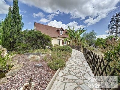 /international/fr/ecommoy-pays-de-la-loire-310101381546/