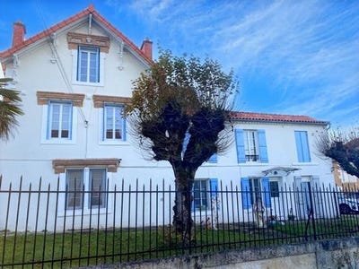 /international/fr/riberac-aquitaine-310109899056/