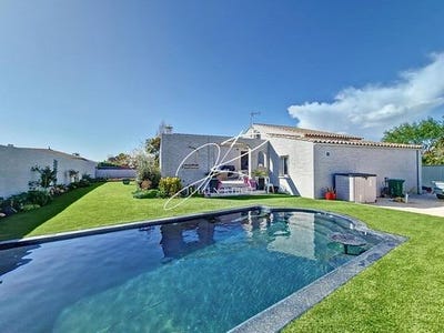 /international/fr/sauvian-languedoc-roussillon-310105748015/