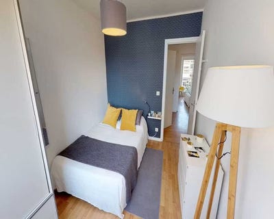 /international/fr/rue-des-trois-pierres-lyon-rhone-310108245335/