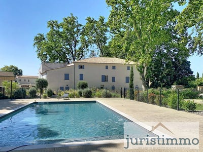 /international/fr/jonquieres-provence-alpes-cote-d-azur-310109128590/