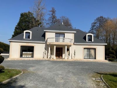 /international/fr/le-genest-saint-isle-pays-de-la-loire-310100461148/