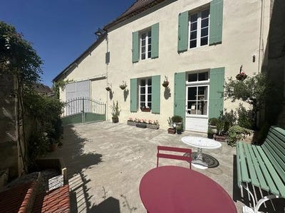 /international/fr/lauzun-aquitaine-310099257744/?lang=zh-tw