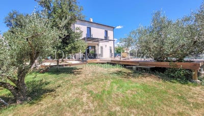 /international/fr/uzes-languedoc-roussillon-310100939065/?lang=zh-tw