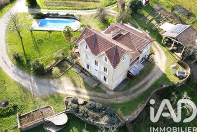 /international/fr/le-mas-d-azil-midi-pyrenees-310105717286/